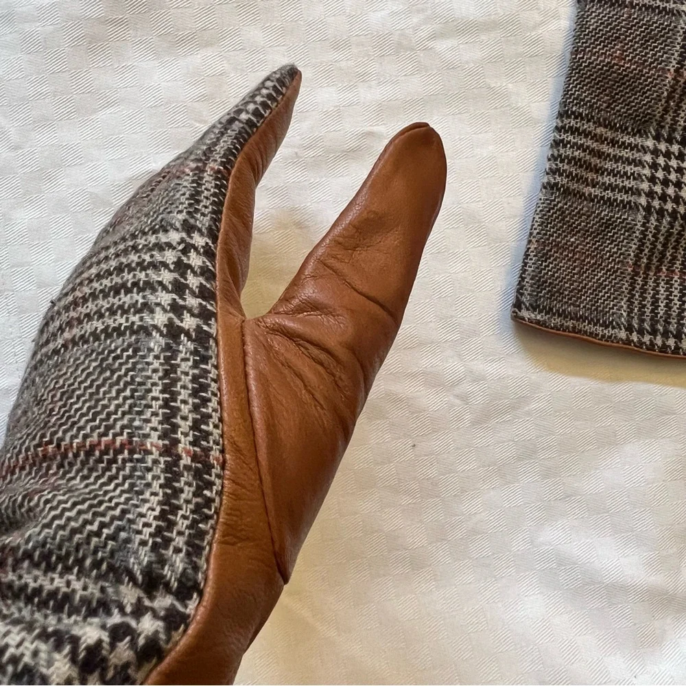 Merona Tan Leather Gloves with Houndstooth Accent